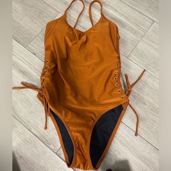 Venus one piece swimsuit - Picture 1 of 3